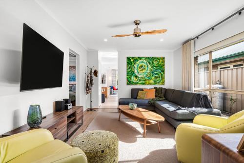 Cerca Del Agua family and pet friendly