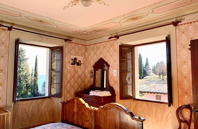 Cervano: Historic Italian Villa for 12 persons