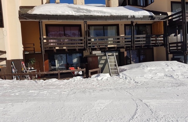 CERVINIA EXCLUSIVE LOCATION ON THE SKI SLOPES
