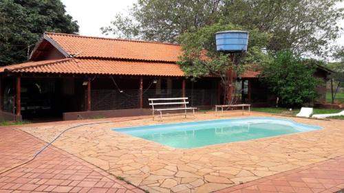 CHÁCARA COM PISCINA PARA ATÉ 20 PESSoAS FESTA DO PEÃO