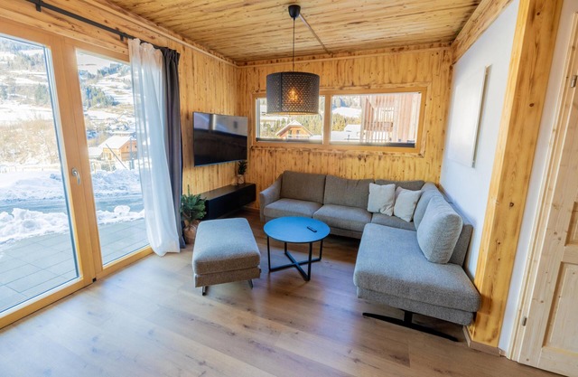 Chalet with sauna and whirlpool near ski resort