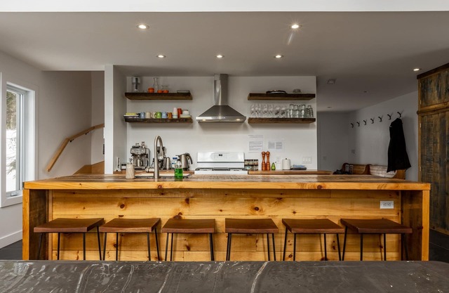 Chalet Scandinave Dans les Laurentides-sauna-lac