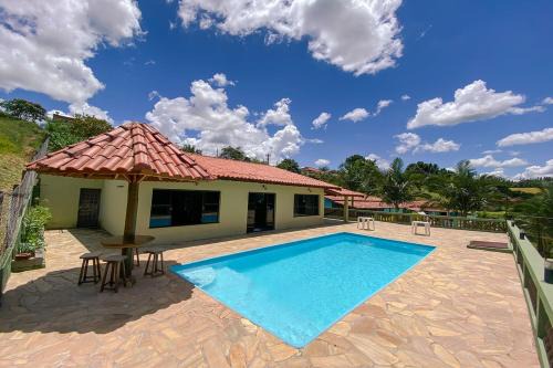 Chacara com churrasq, piscina e lazer - Socorro SP
