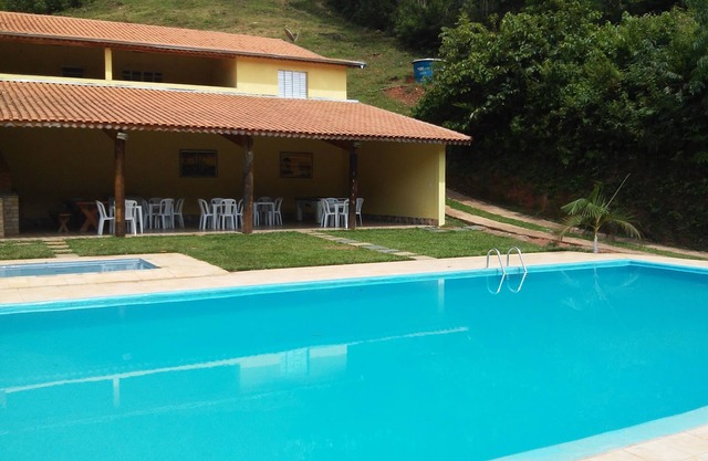 CHÁCARA PÉ DA SERRA with swimming pool, soccer pitch, barbecue area, fishpond