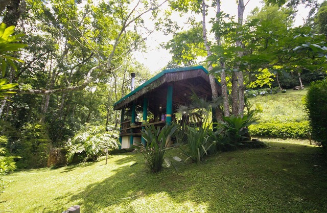 Chalé c/ churrasqueira em São José dos Campos/SP