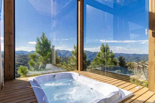 Chalé c/Jacuzzi e Vista na Serra | VST028