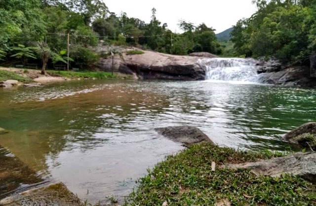 Chalé Recanto da Cachoeira, com Banheira de Hidromassagem com Agua Aquecida