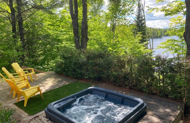 Chalet Kabana Spa (lakefront)