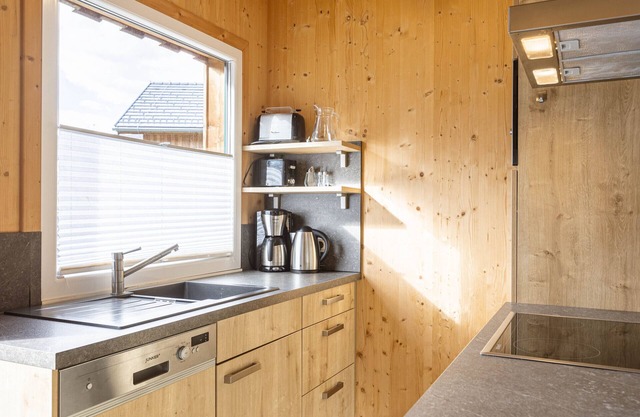 Chalet # 13a with 3 Bedrooms, Sauna & Whirlpool