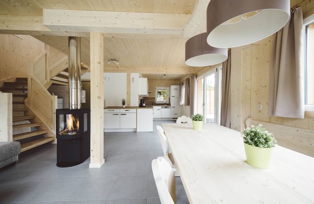 Chalet # 37 with 4 Bedrooms, sauna & whirlpool