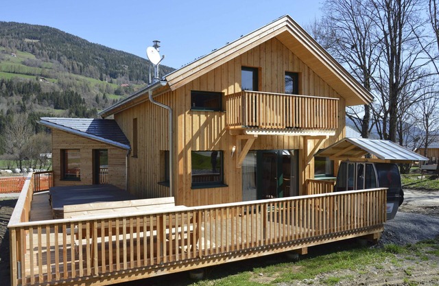 Chalet # 48 with 4 Bedrooms, sauna & swim spa