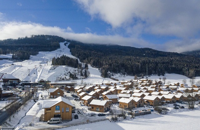 Chalet # 13b with 4 Bedrooms, IR sauna & whirlpool