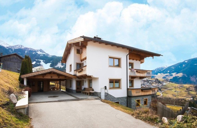 Chalet in Zell am Ziller near Ski Lift