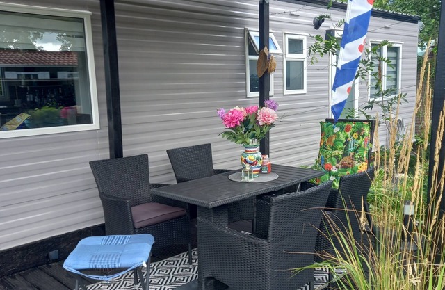 Chalet 107 auf Kleiner Insel Wassernah Kinderfreundlich Gemütlich