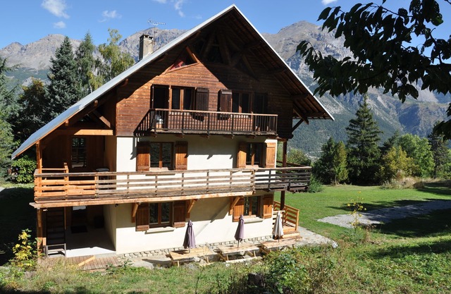 Chalet 15 pers, 7bedrooms/7bathrooms/9wc,sauna, games room