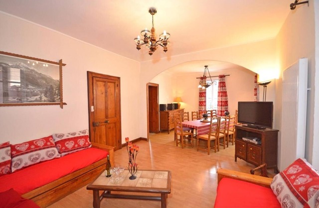 Chalet, 250m from ski slopes, tv, ski locker, 250m², Tignes