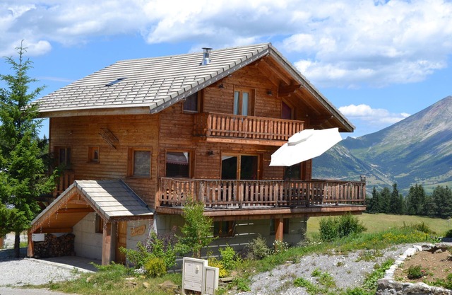 Chalet 3 * cozy decorative neat fireplace 300M of the slopes 12per WIFI