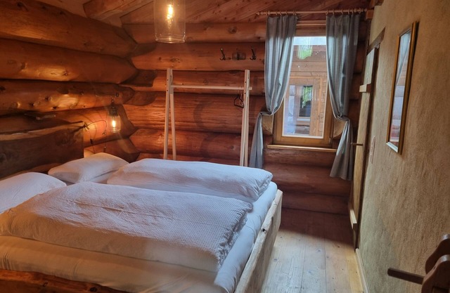 Chalet 4 with modern comfort, the perfect retreat.