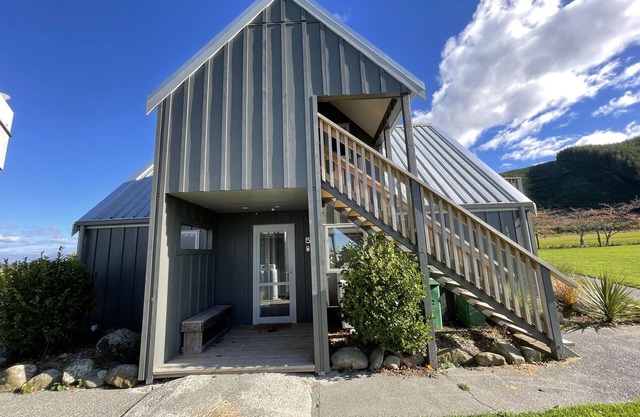 Chalet 5 (5 Bed) Pudding Hill