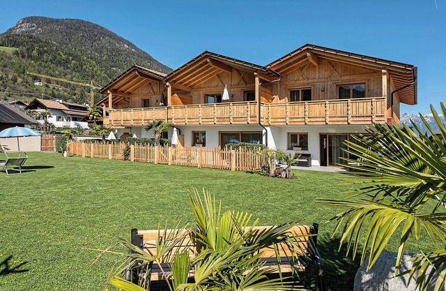 Chalet '6 65m²' with Mountain View, Shared Pool and Wi-Fi