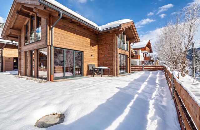 Chalet "Aus Holz" with Mountain View, Private Terraces and Wi-Fi