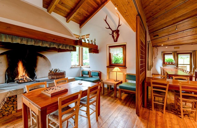 Chalet 'Agriturismo Casa Al Campo' with Mountain View, Private Pool and Wi-Fi