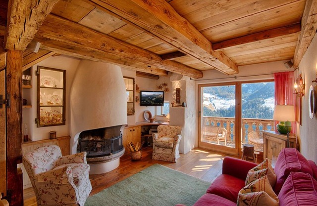 Chalet AiareinYour private retreat in the Dolomites.nWhere comfort meets nature.