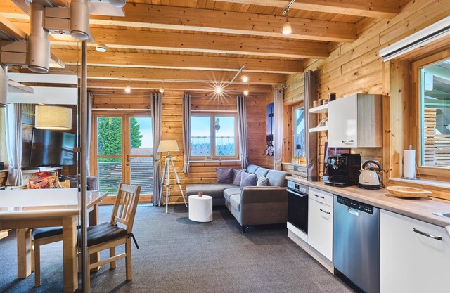 Chalet Almbergblick with whirlpool