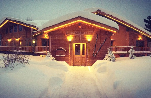 Chalet Alpina 5 Minutes Walk to ski Lifts