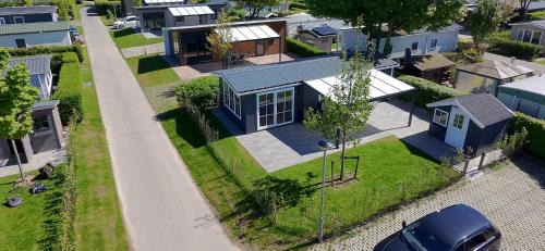 Chalet am See in Holland