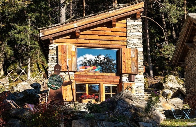Chalet 'Armonia Res Albert' with Mountain View, Wi-Fi & Garden