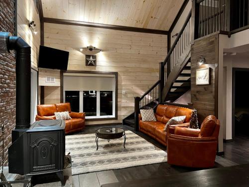 Chalet aux mille étoiles near Mt-Tremblant with Hot Tub