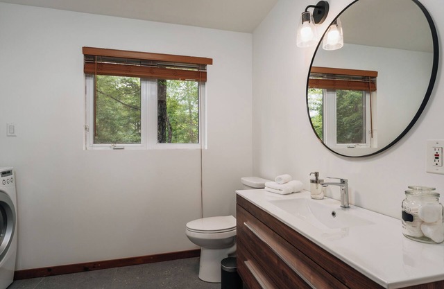 Chalet avec accès au lac, spa et nature pour relaxer