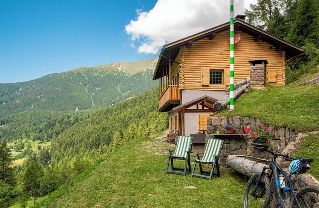 Chalet "Baita dei Minatori Val dei Mocheni" with Mountain View, Private Terrace & Wi-Fi