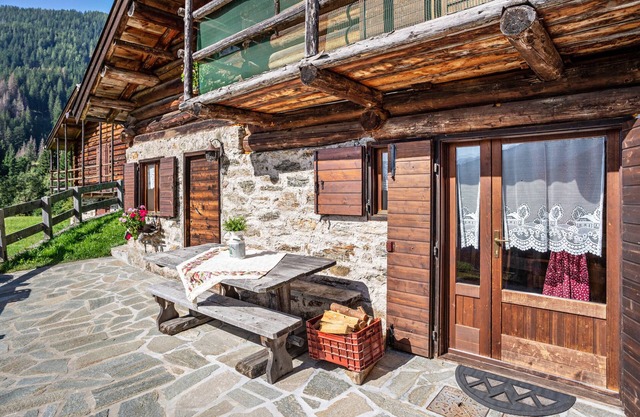 Chalet 'Baita Valmesta' with Mountain View, Private Terrace and Private Garden