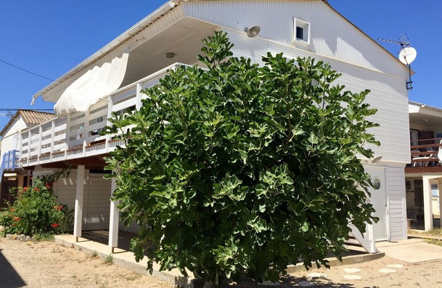 CHALET BEACH EDGE IN GRUISSAN