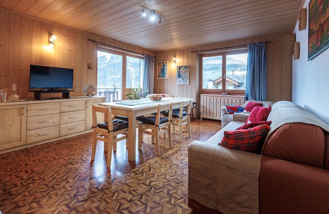 Chalet 'Beppe' with Mountain View, Shared Garden and Wi-Fi