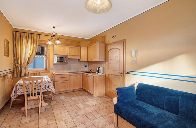 Chalet Betty Appartamento Pec with Mountain View