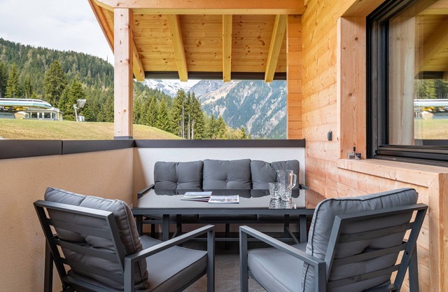 Chalet "Blosegghof Almwiese" with Mountain View, Private Terrace and Wi-Fi