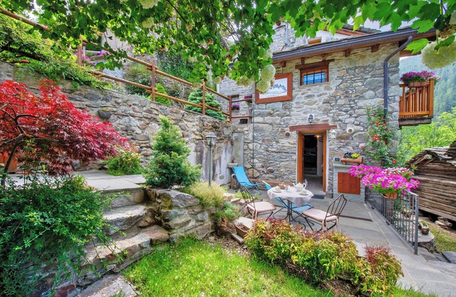 Chalet "Bnb Mont Mars Suite Mon Rêve" with Mountain View, Terrace & Wi-Fi