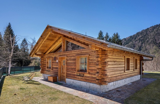 Chalet 'Camping Faè' with Mountain View, Private Terrace and Wi-Fi