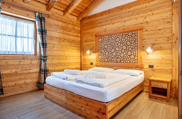 Chalet 'Camping Faè' with Mountain View, Private Terrace and Wi-Fi