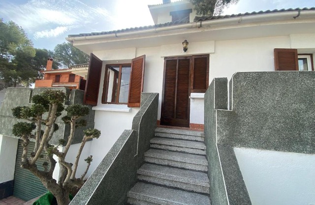 Chalet cerca a la playa con jardín y barbacoa