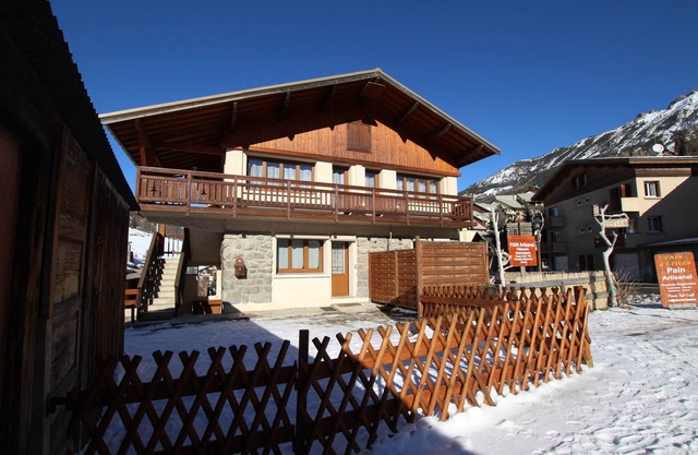 "Chalet Changalan" T4 Large apartment with sheets included for 6/8 people.