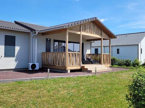 Chalet confort 3 chambres, piscine chauffée, entre mer et nature près du Golfe du Morbihan - FR-1-783-3