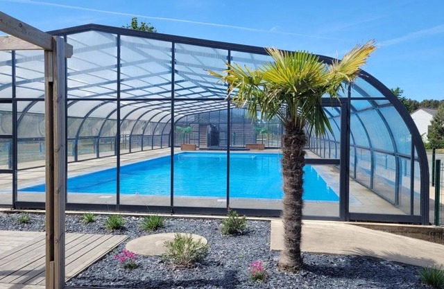 Chalet Dans Domaine Avec Piscine