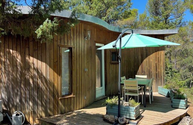 Chalet Dans Plusieurs Hectares de Nature Avec Piscine Privée