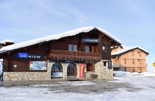 Chalet des dolines ski in ski out at 2100 m