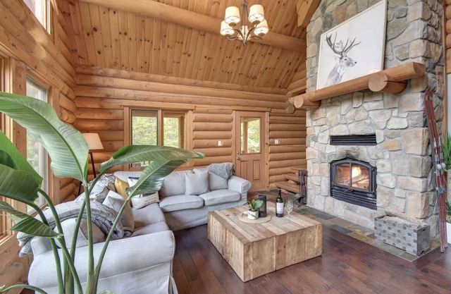 Chalet en Bois Rond Avec SPA/LAC À Proximité/Tremblant
