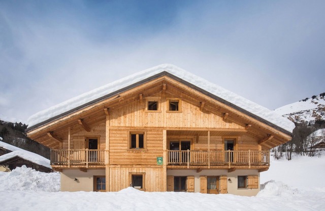 Chalet 'Evasion - 6 Personnes' with Mountain View, Private Terrace and Wi-Fi